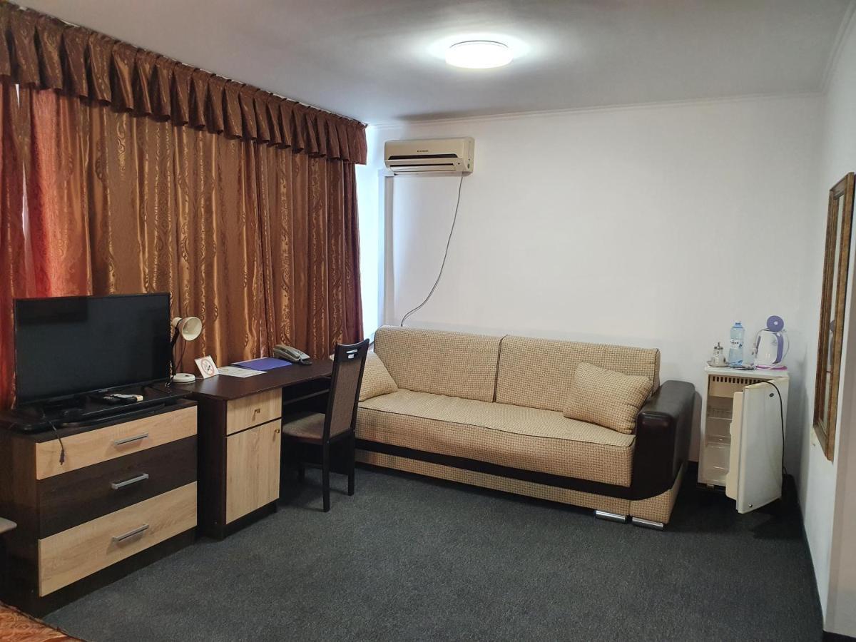 Aktobe Hotel Luaran gambar