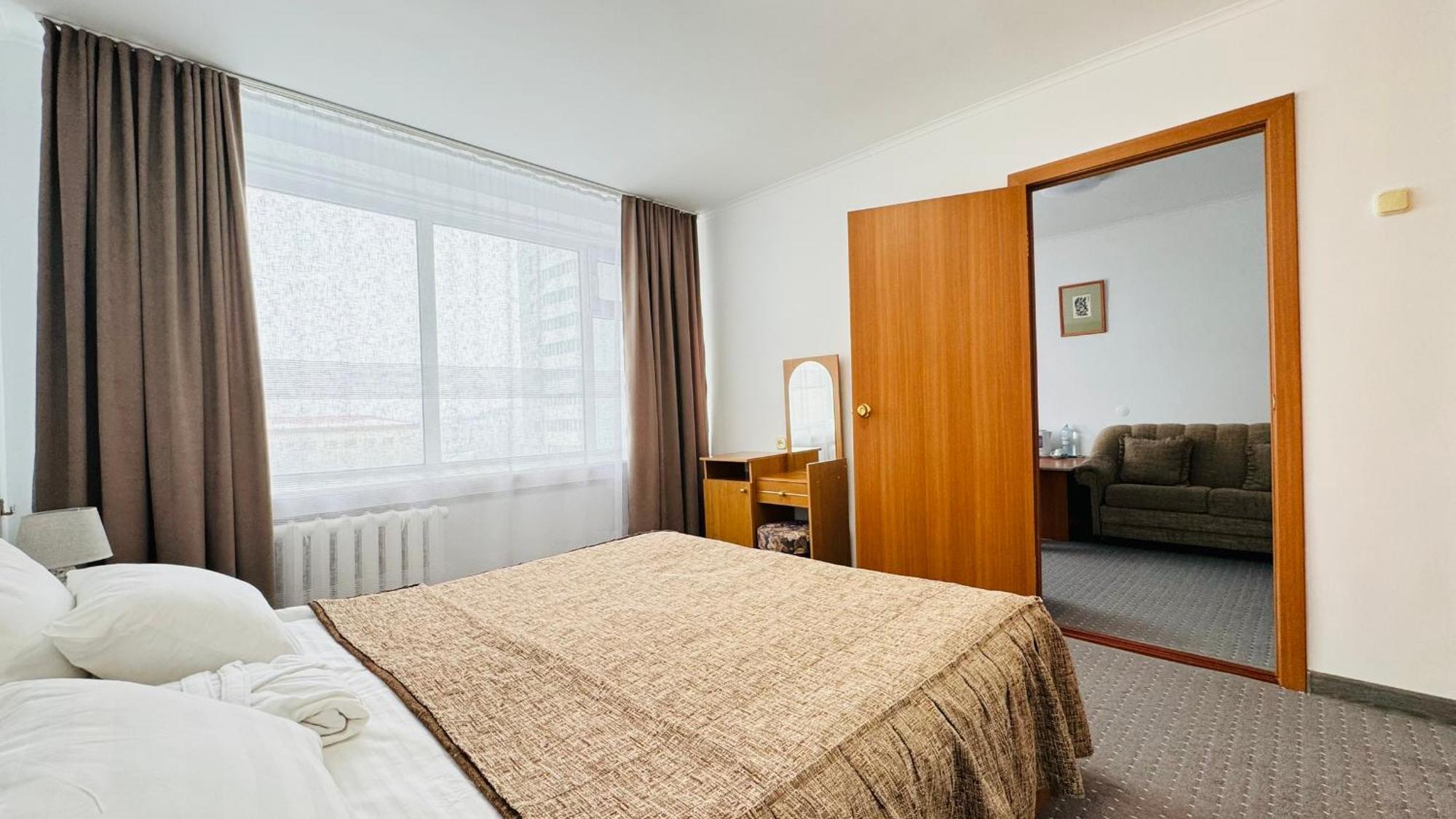Aktobe Hotel Luaran gambar