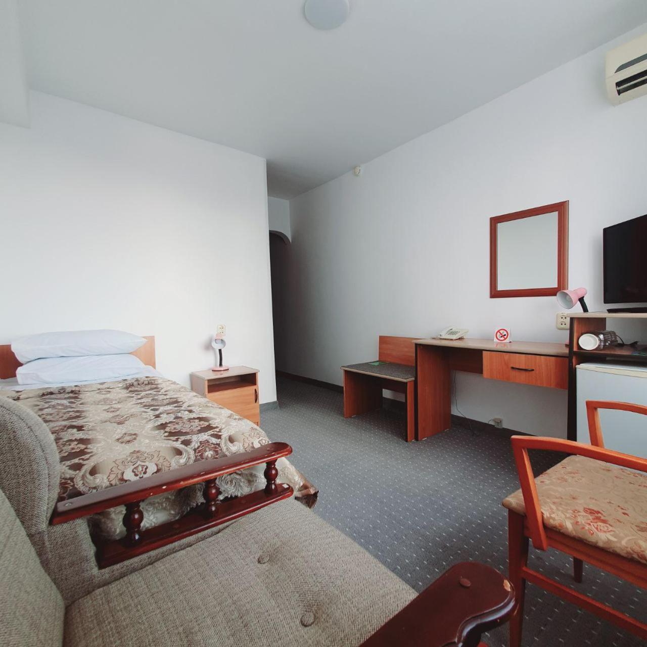 Aktobe Hotel Luaran gambar