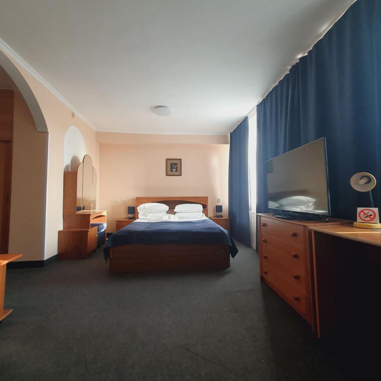 Aktobe Hotel Luaran gambar